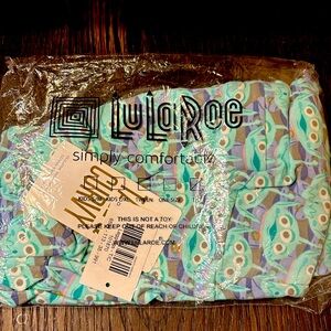 Lularoe Toy Story Green Martians Leggings